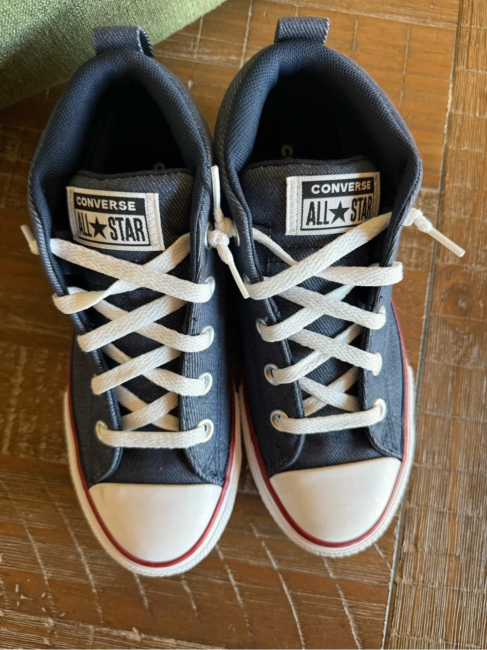 NWOT Converse Chuck Taylor All Star Axel Mid Navy Blue Sneakers Size 3 Youth